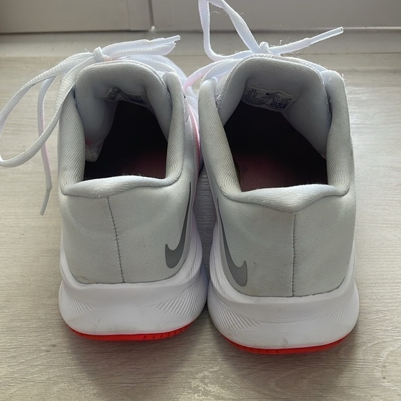 Nike Quest running sneakers. Size 10 - Picture 5 of 9